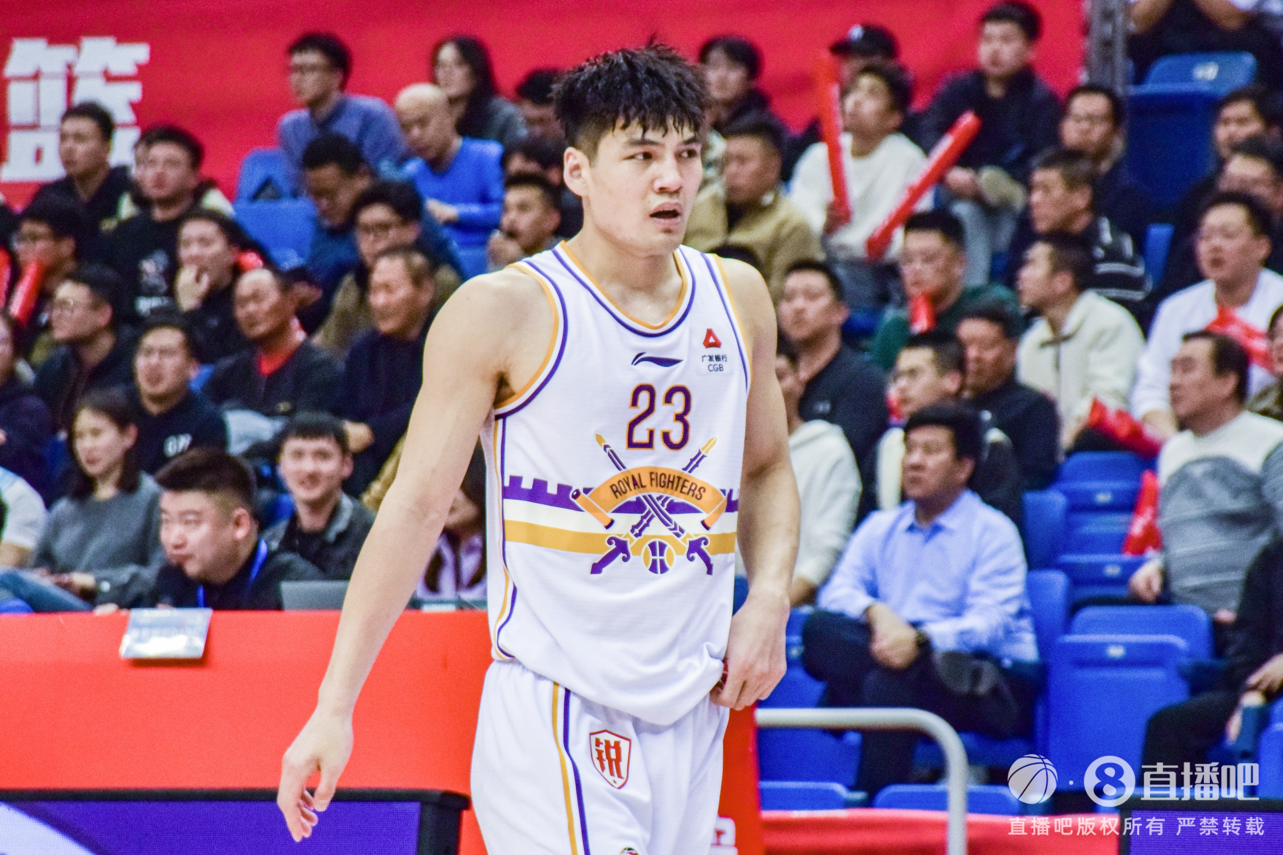 爱游戏移动官网-陈国豪高中时期最欣赏詹姆斯,2016年史诗级逆转夺冠深刻影响其成长