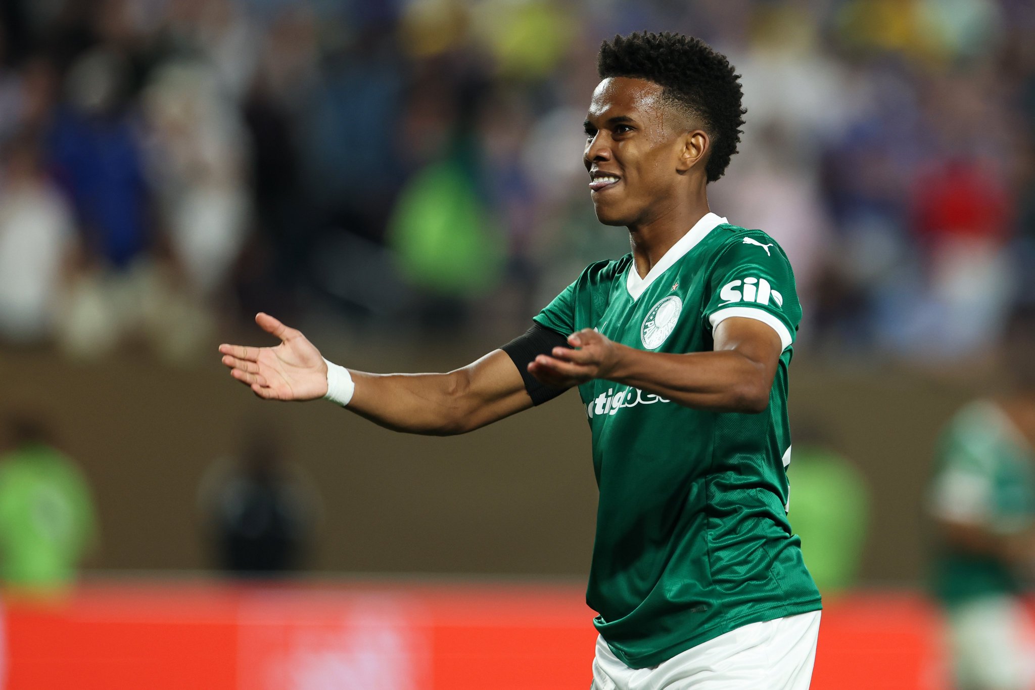 攻破新东家大门!埃斯特旺是本届世俱杯第二年轻进球者