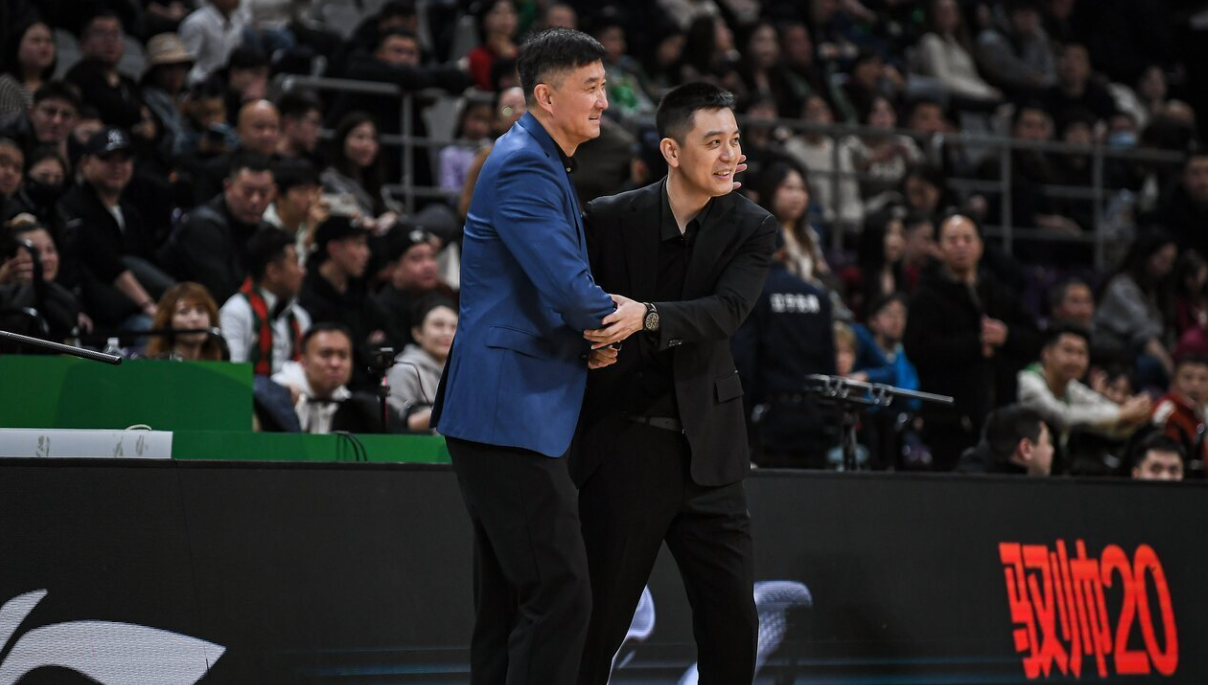 爱游戏官方入口-麦基调侃“20分算个P”+球迷现场喊“下课” 杜锋时代要结束了？